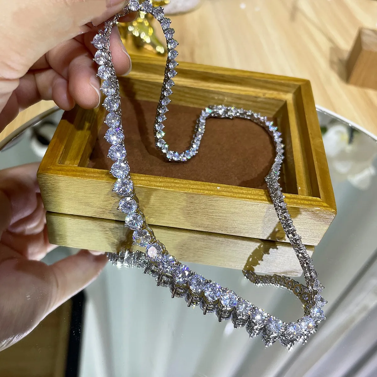 Collier de tennis glacé pour f - Crystal Choker Necklace avis et prix