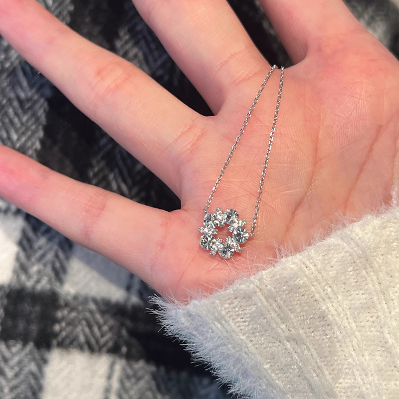 Collier avec pendentif en arge - Crystal Choker Necklace avis et prix