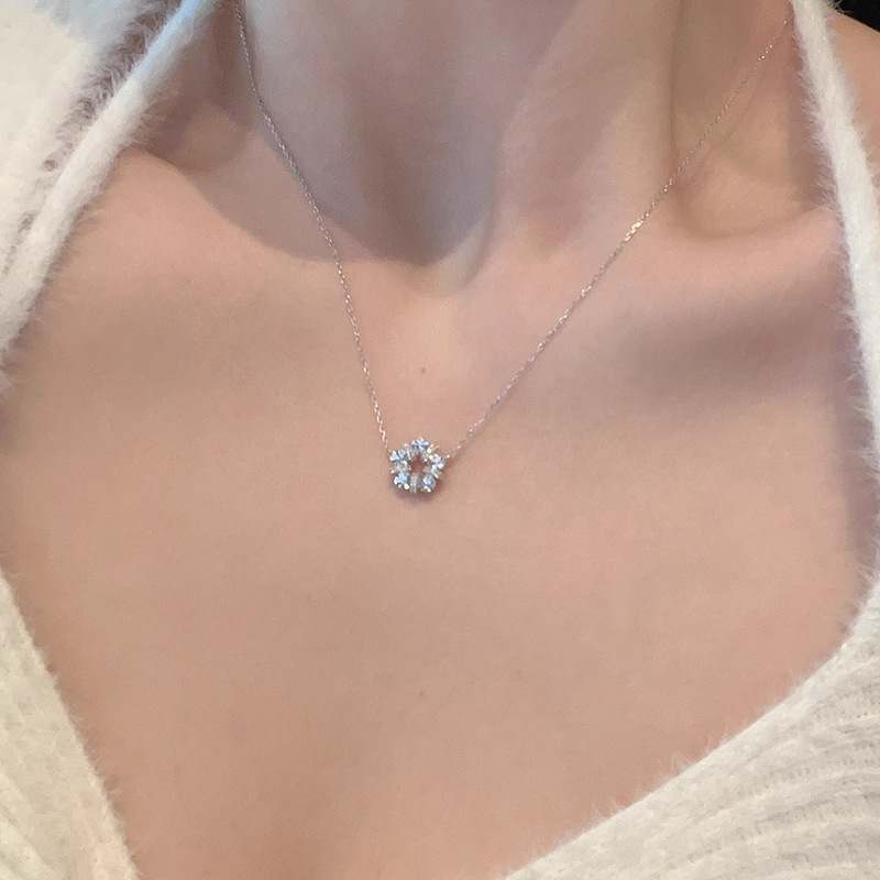 Collier avec pendentif en arge - Crystal Choker Necklace avis et prix