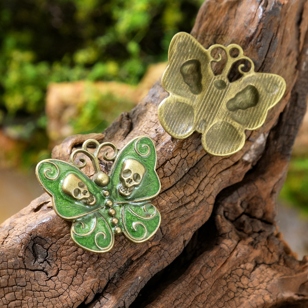 Pendentifs Émaillés Gothiques  - Butterfly Pendant Necklace avis et prix