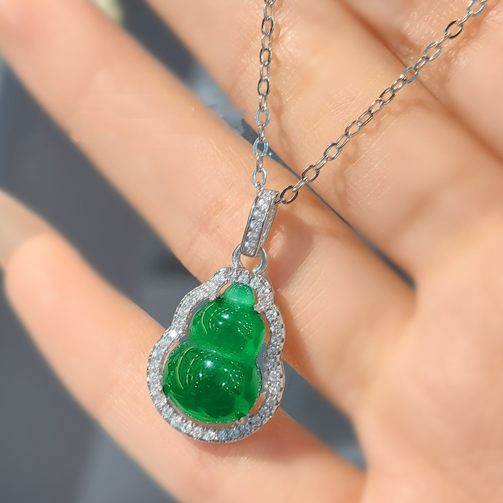 Colliers avec pendentif en cal - Crystal Choker Necklace avis et prix