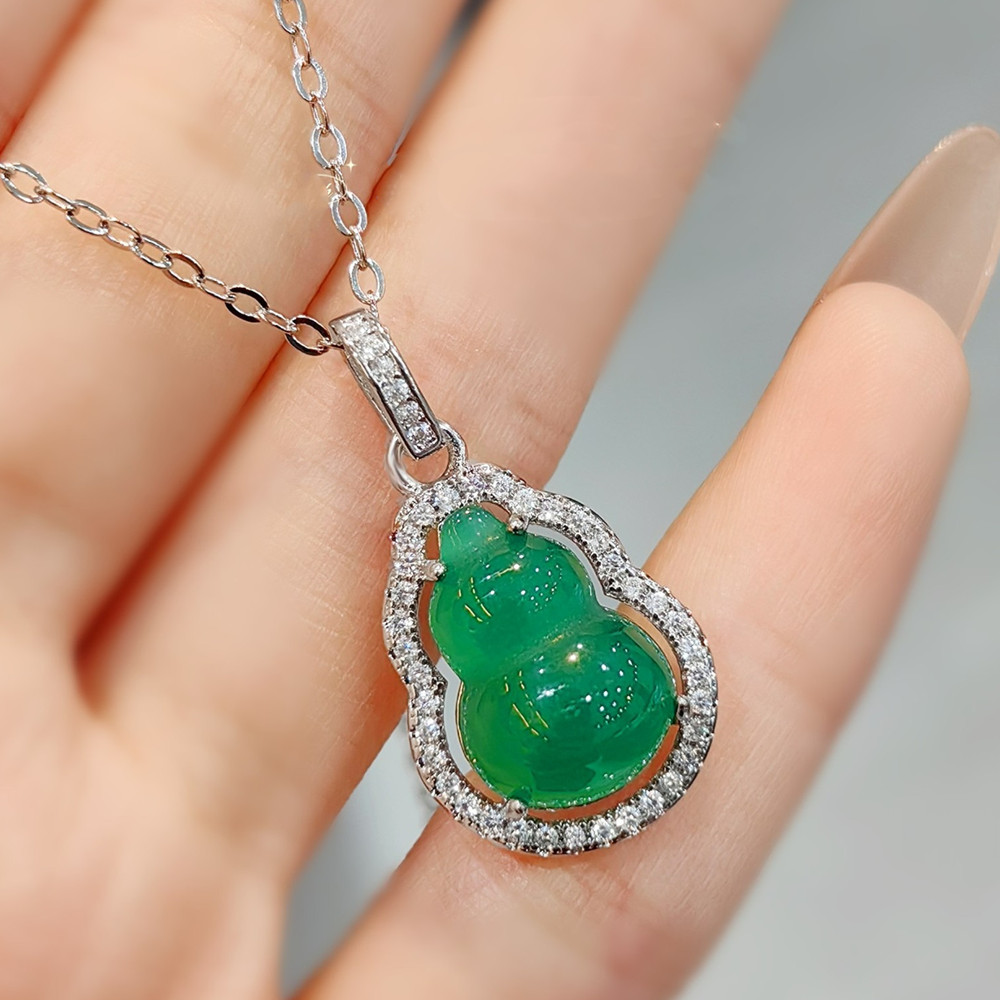 Colliers avec pendentif en cal - Crystal Choker Necklace avis et prix